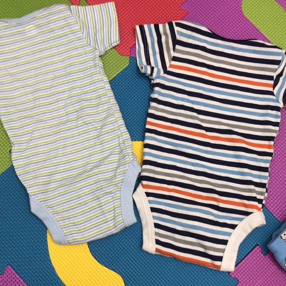 (4) 0-3 months ONESIES!! - Picture 7 of 8